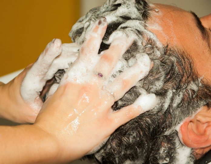 5 szamponów do wrażliwej skóry głowy