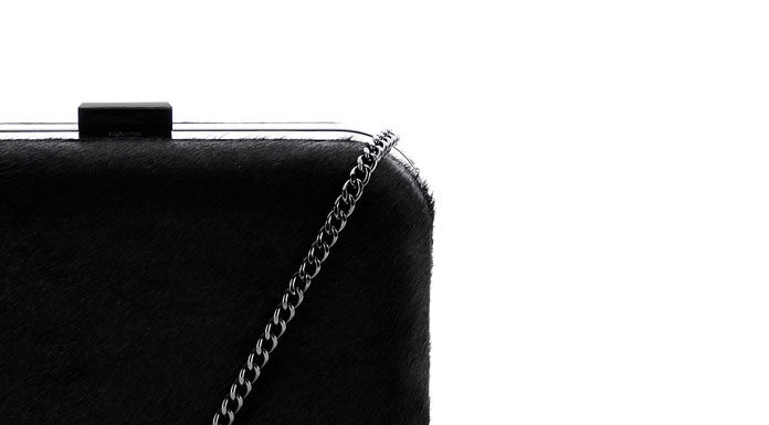 Jak dobrać elegancką kopertówkę do sukienki? Modowe porady kopertowka-zrodlo-primamoda