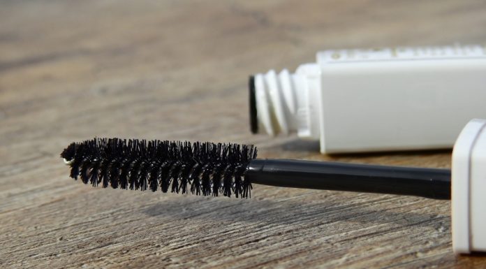 Wodoodporne tusze do rzęs na lato – propozycje do 50 zł Wodoodporne tusze do rzęs na lato – propozycje do 50 zł