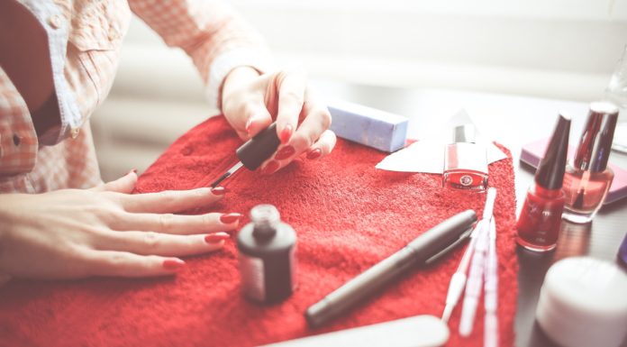 Baza do lakierów hybrydowych. Przegląd produktów 2w1 Baza do lakierów hybrydowych. Przegląd produktów 2w1