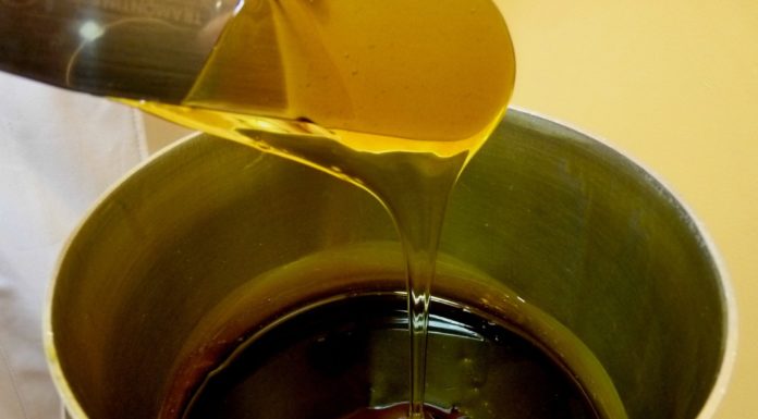 Domowa depilacja woskiem – w jaki sposób wykonać ją prawidłowo?