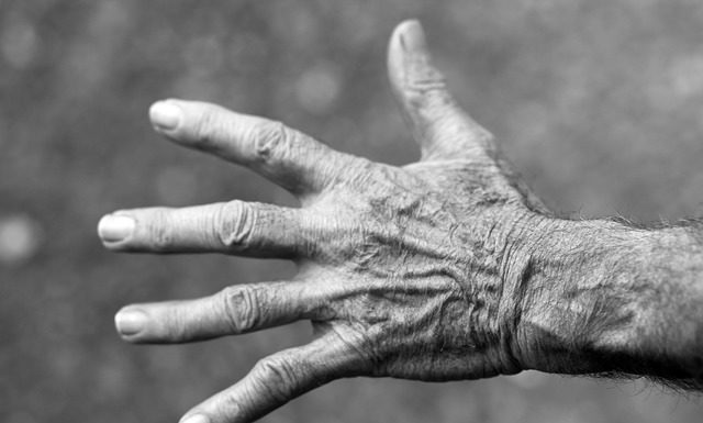 Wypełnianie zmarszczek kwasem hialuronowym cennik