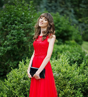 SUKIENKI MAXI – JAKI FASON WYBRAĆ DO SYLWETKI?