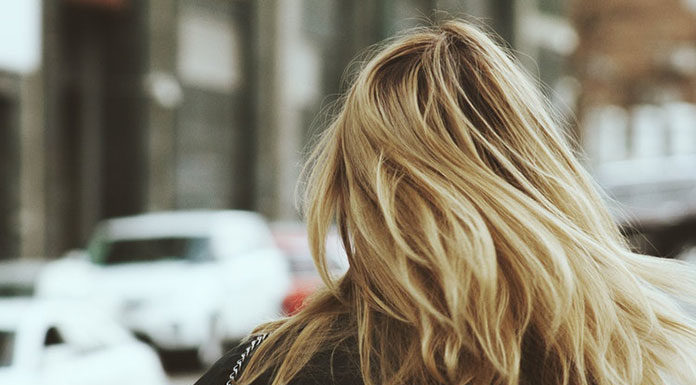 Proste, odżywione włosy Proste, odżywione włosy