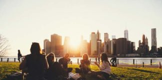 Obozy studenckie - czy warto pojechać?