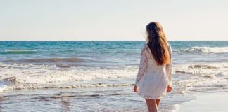 Koronka powraca jesieniom i dominuje wybiegi modowe – sprawdź, co będzie na topie!