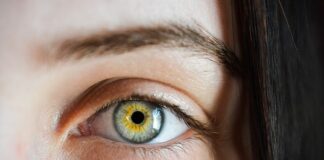 krem pod oczy - czy jest skuteczny?