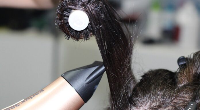 Systematyczne odbudowywanie włosów włosy