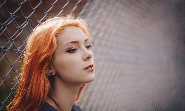 Czego nie można robić z kolczykiem w pępku?