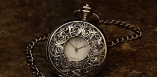 Czy srebrne buty są modne?