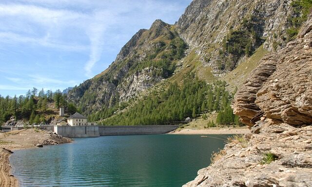 Kto powinien pierwszy złożyć życzenia?