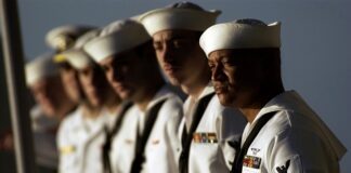 Z czym łączyć marynarki?