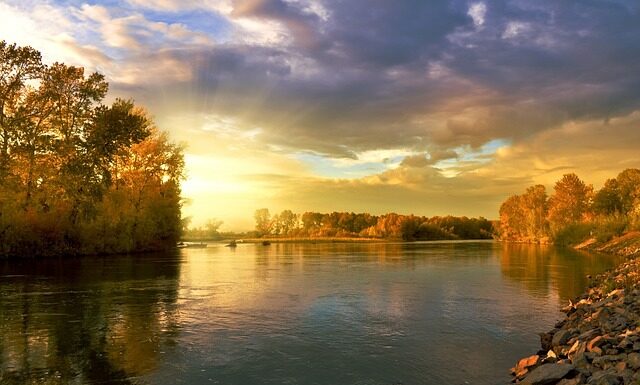 Jakie kolory pasują do brudnego różu? Jakie kolory pasują do brudnego różu?