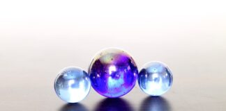 Czym dekorować talerze?