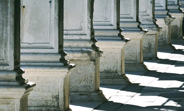 Która marka ma w logo zawodnika grającego w polo? Która marka ma w logo zawodnika grającego w polo?