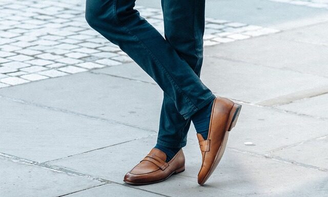 Z czym łączyć mokasyny damskie?