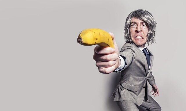 Z czym nosić garnitur damski?