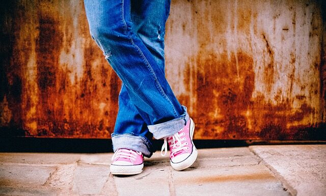 Czy dżinsy pasują do marynarki?