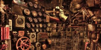 Czy marynarka z tyłu ma być zszyta?