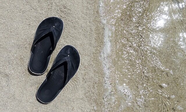 Jak się mówi inaczej na klapki?