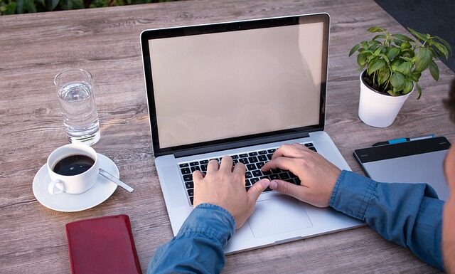 Jak się pisze życzył?