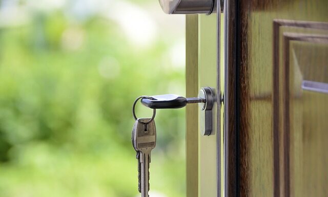 Po co jest dziurka w klapie marynarki? Po co jest dziurka w klapie marynarki?